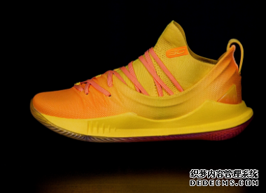 Curry 5 中国行细节欣赏  库里5中国行上脚图欣赏